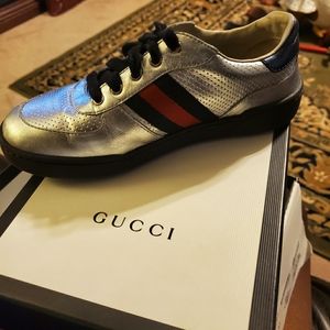 Meet your Posher, Sheteka